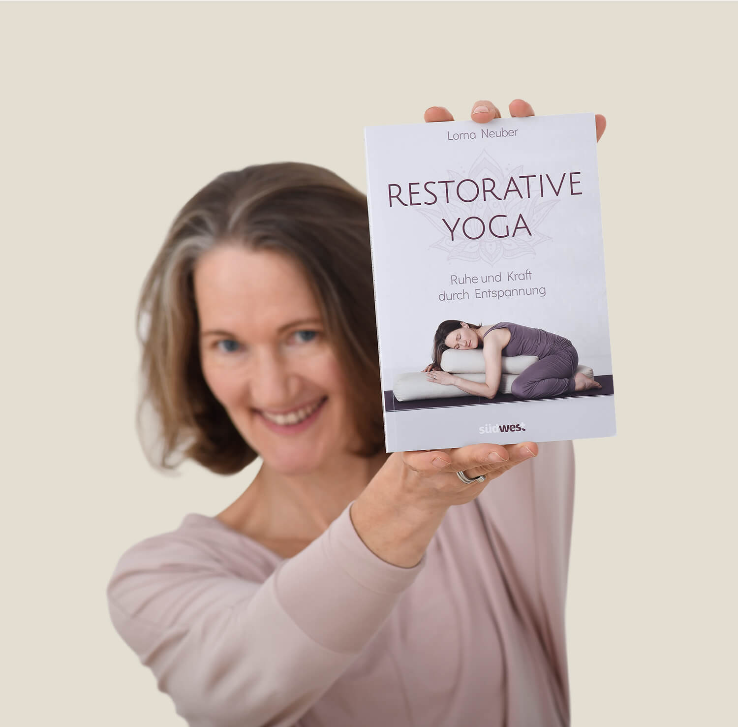 restorative-yoga-ruhe-kraft-durch-entspannung