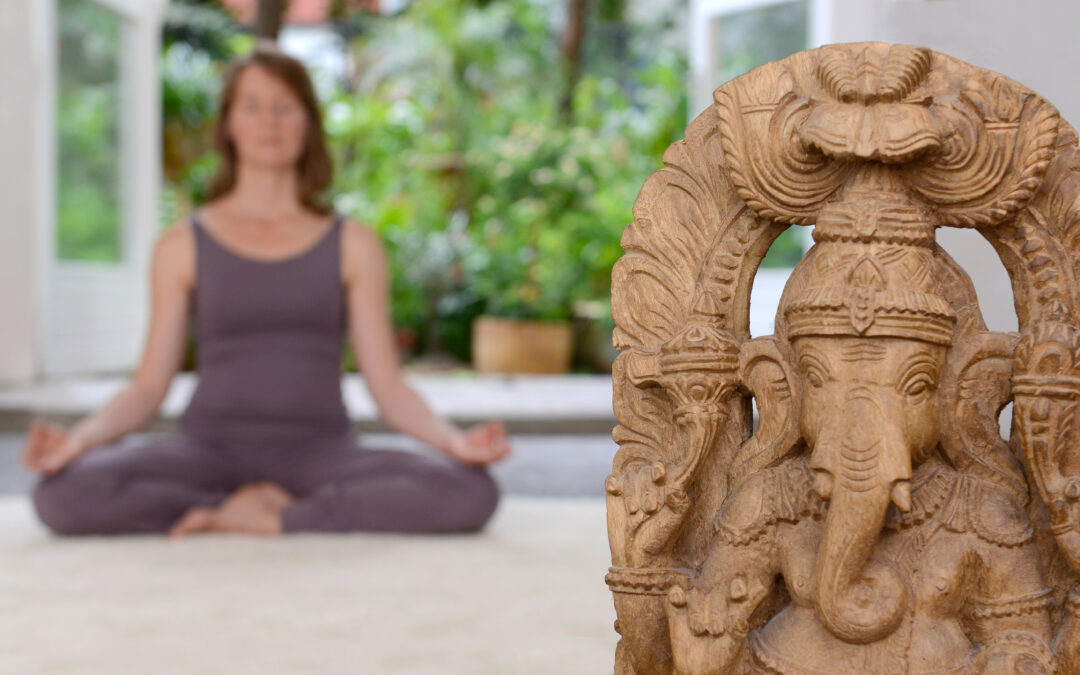 Yoga ohne Matte: Die beste Übung für Resilienz